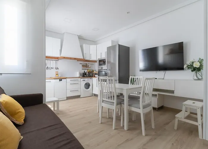 Bright Modern-1Bedroom 1Bath-Delicias